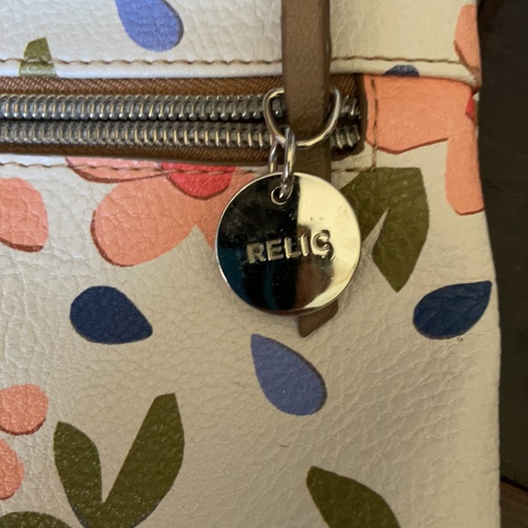 Relic Crossbody - Picture 3 of 7